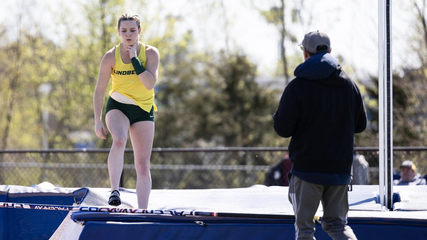 Lindbergh's Kylie Scott makes minor changes to grab pole vault win at Northwest Invite